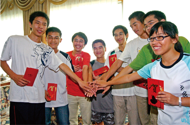 28年，公益慈善利来w66是认真的！